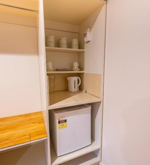 חדר משפחתי, The Silverton