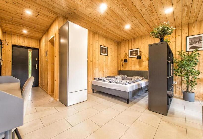 1间卧室的房子, Zerrenpach Látky