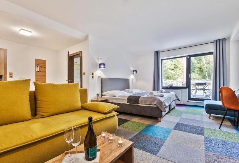 家庭间, Zerrenpach Látky