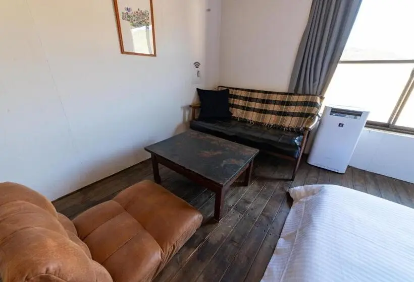 バスルーム共有のトリプルスタンダード, Ichi The Hostel