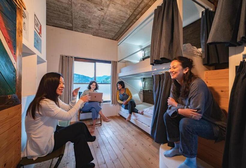 חדר סטנדרטי לארבעה עם חדר אמבטיה משותף, Ichi The Hostel