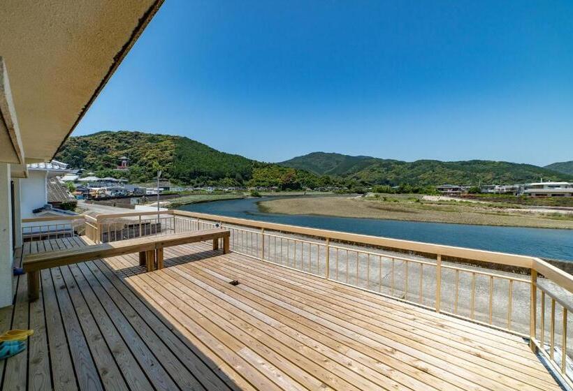 חדר סטנדרטי לארבעה עם חדר אמבטיה משותף, Ichi The Hostel