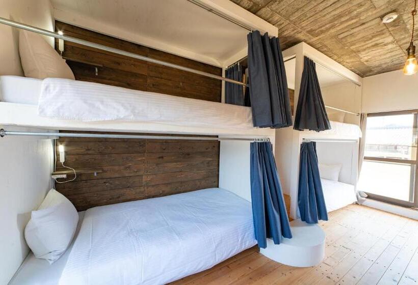 חדר סטנדרטי לארבעה עם חדר אמבטיה משותף, Ichi The Hostel