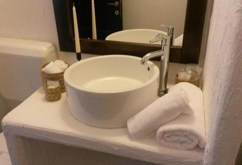 Номер Deluxe, Casa Drumetului