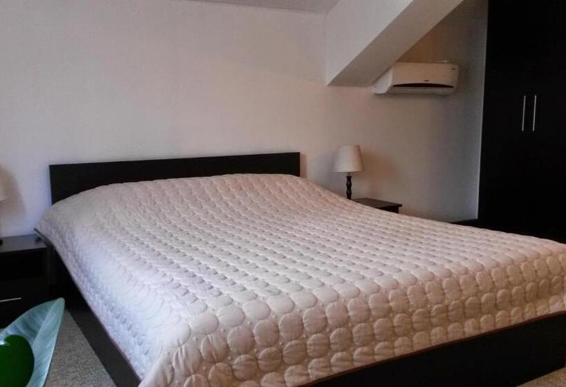 Номер Deluxe, Casa Drumetului