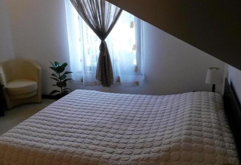 Номер Deluxe, Casa Drumetului