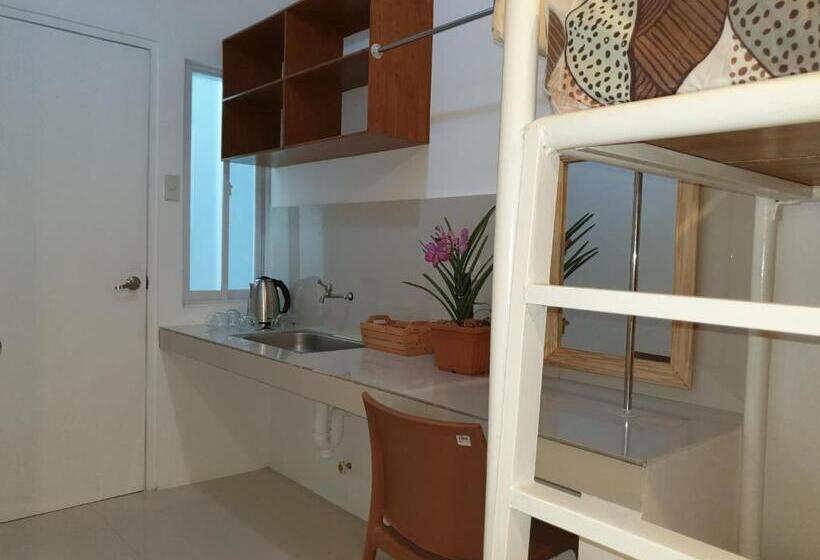 اتاق استاندارد چهار تخته, Borj Place