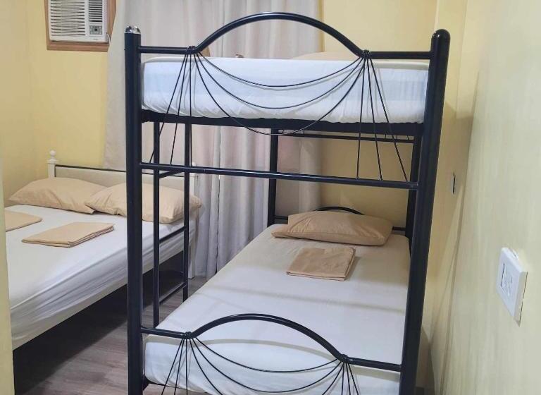 اتاق استاندارد چهار تخته, Borj Place