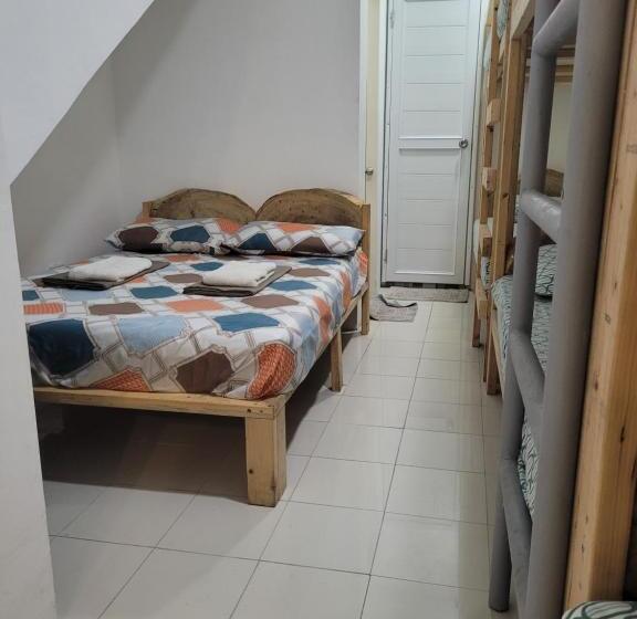 اتاق سوپریور خانوادگی, Borj Place