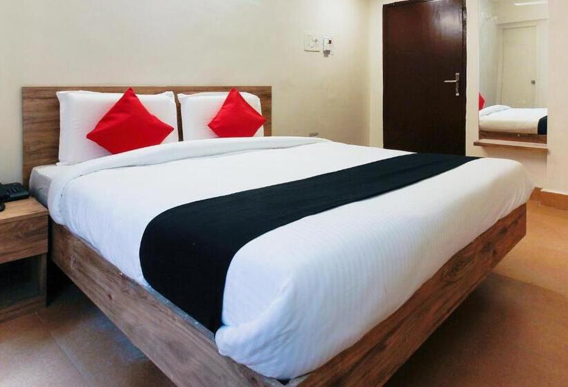 Quarto Basic, Capital O Sri Suprabhat Grand Near Kachiguda Railway Station