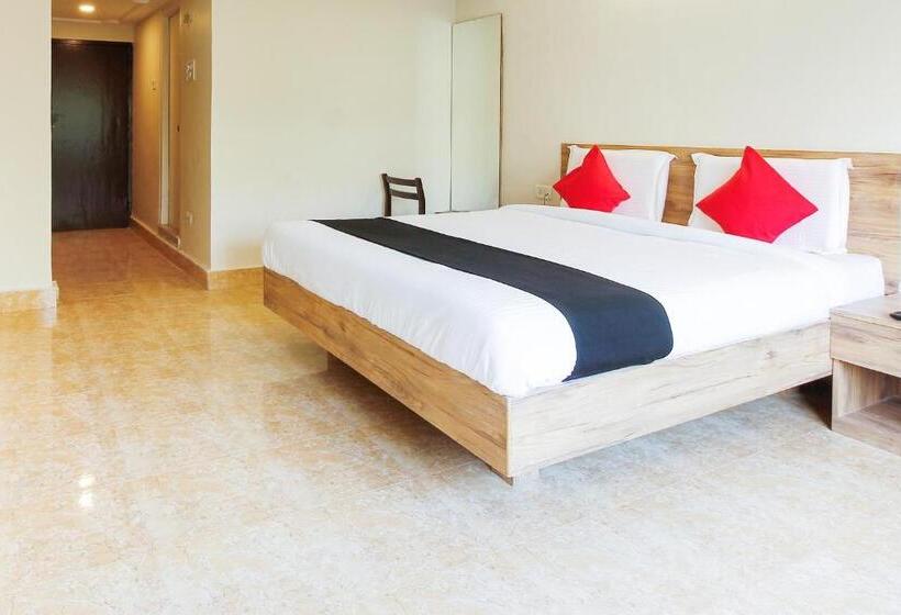 Quarto Deluxe, Capital O Sri Suprabhat Grand Near Kachiguda Railway Station