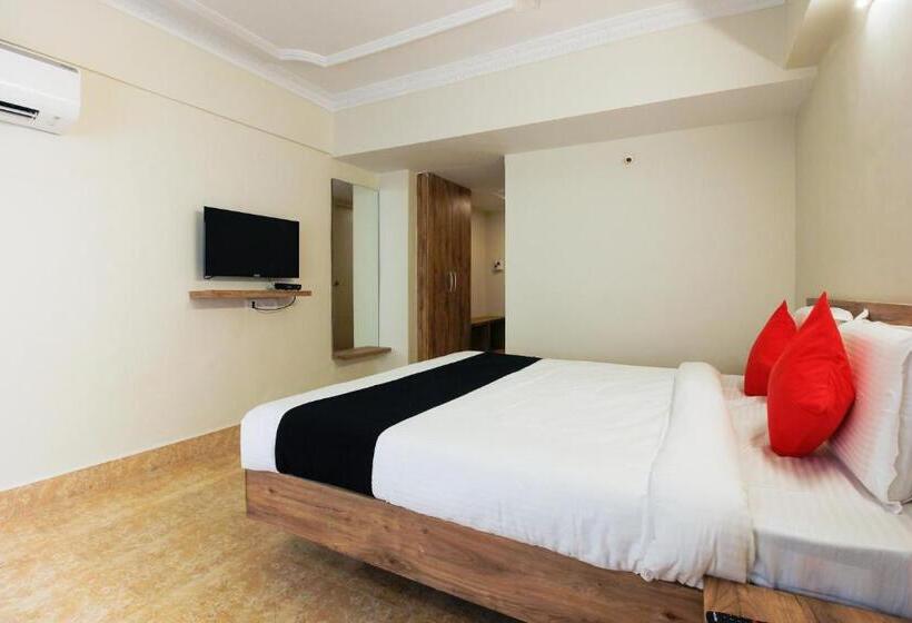 Quarto Deluxe, Capital O Sri Suprabhat Grand Near Kachiguda Railway Station