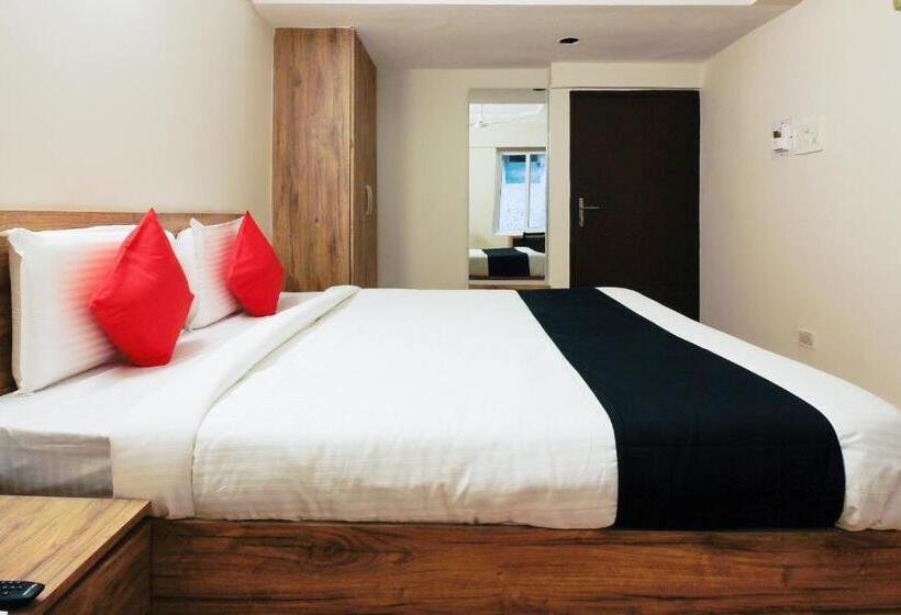 Quarto Basic, Capital O Sri Suprabhat Grand Near Kachiguda Railway Station