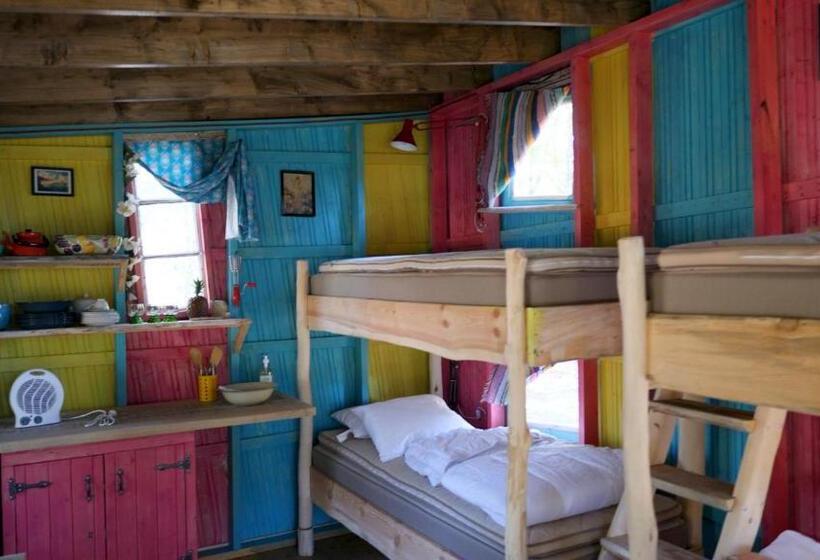 غرفة عائلية, Fide äventyrsby & Camping