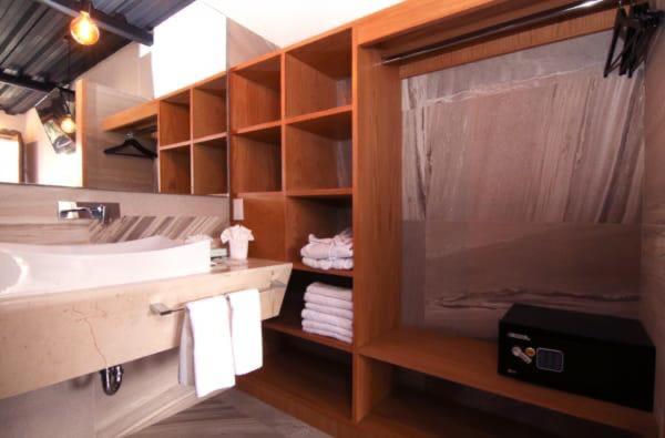 标准间带游泳池, Gallaecia G&s