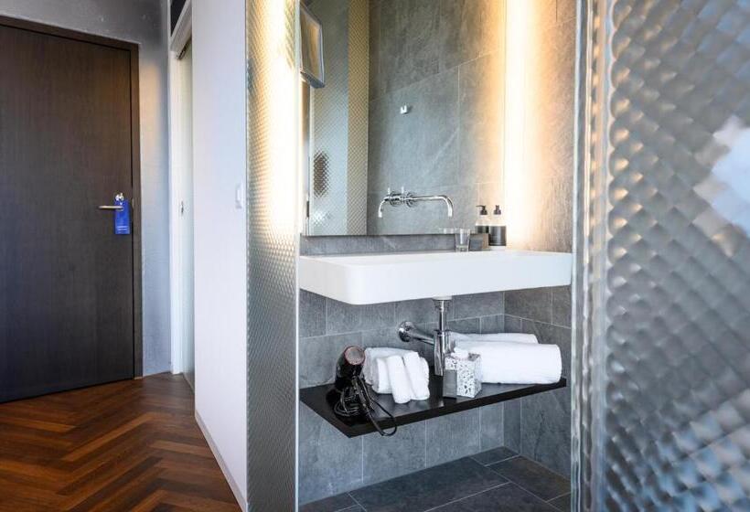 سوییت جونیور با چشم‌انداز دریاچه, Hirschen Oberkirch   Design Boutique