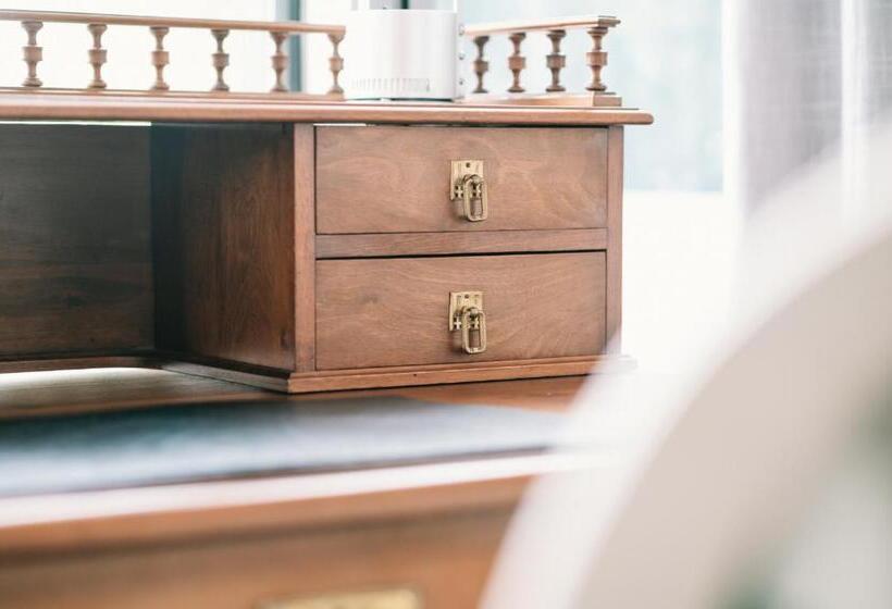 Standard Studio Kingsize Bett, Hirschen Oberkirch   Design Boutique