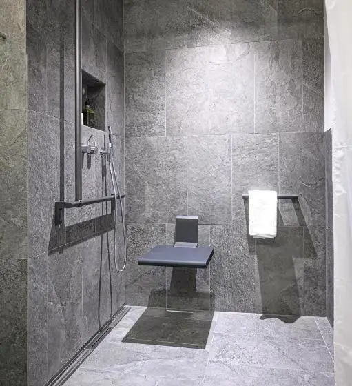 身障者適用スタンダードルーム, Hirschen Oberkirch Design Boutique
