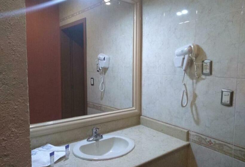 スタンダードルーム, Jiménez Plaza