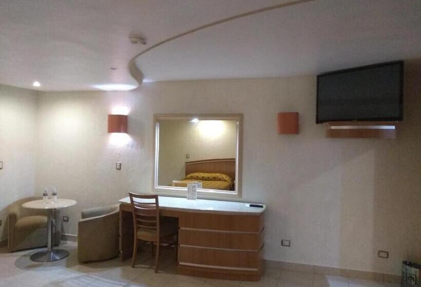 スタンダードルーム, Jiménez Plaza