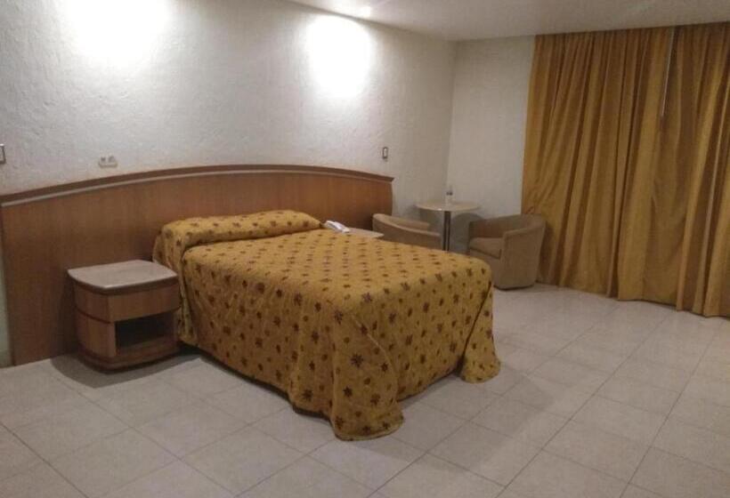 スタンダードルーム, Jiménez Plaza