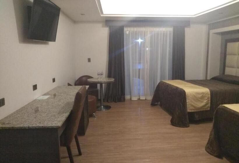 デラックスルーム, Jiménez Plaza