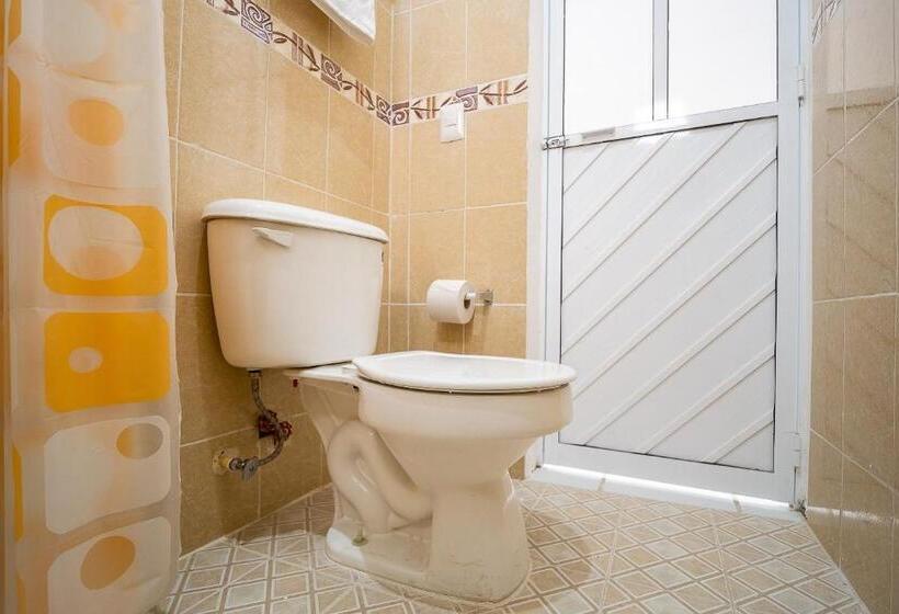 Номер Стандарт Трехместный, Oyo  Posada San Vicente