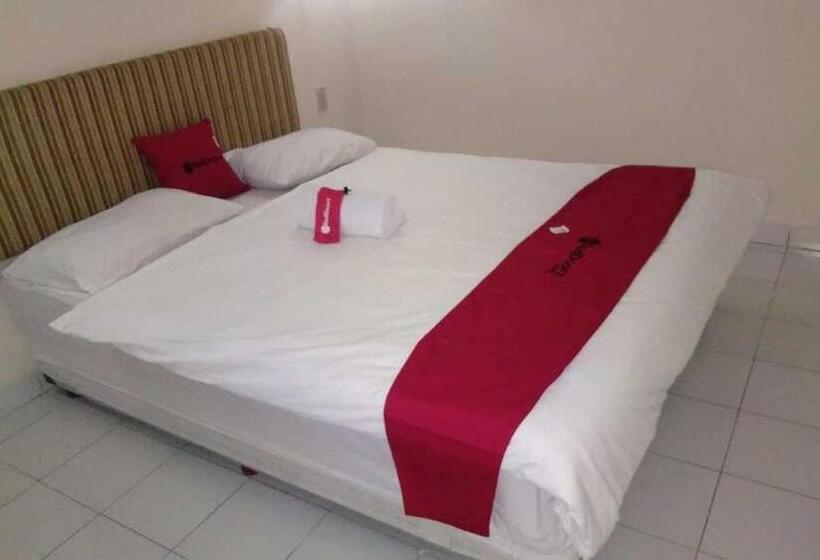 Номер Deluxe, Reddoorz Near Lokawisata Baturaden 2