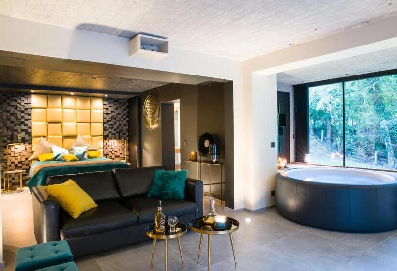 סוויטה עם בריכה, Buenas Noches