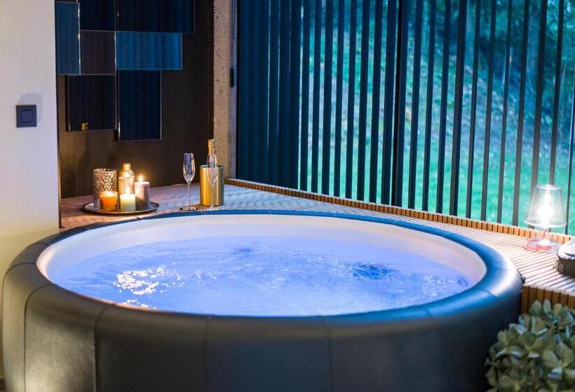 סוויטה עם בריכה, Buenas Noches