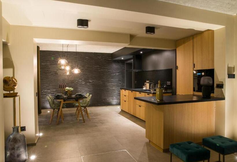 סוויטה עם בריכה, Buenas Noches