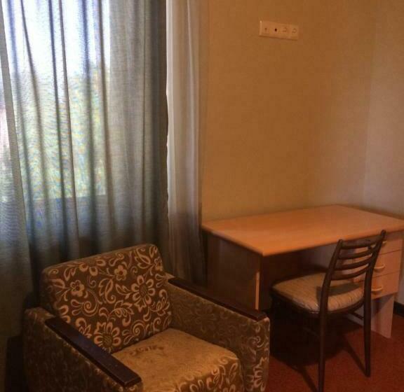 غرفة ديلوكس, Red House Hatis