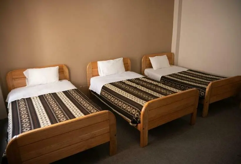 3-Bett-Standardzimmer, Chasky