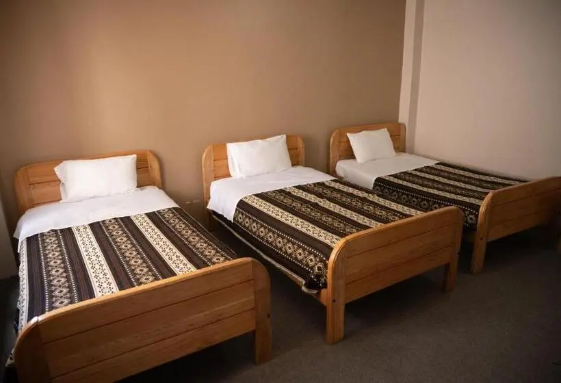 3 Bett Deluxe Zimmer, Chasky