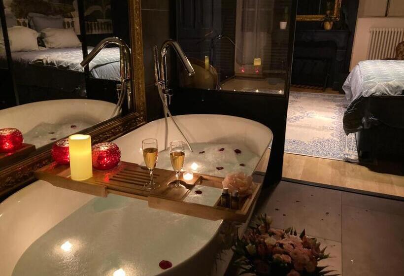 キングサイズベッドのデラックススイート, Domaine De Chalaniat