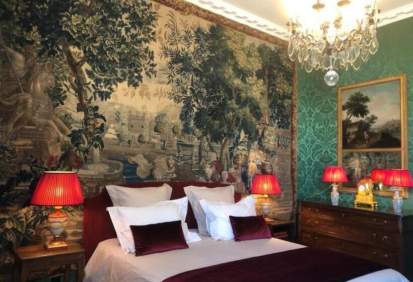 庭の見えるスタンダードトリプルルーム, Domaine De Chalaniat