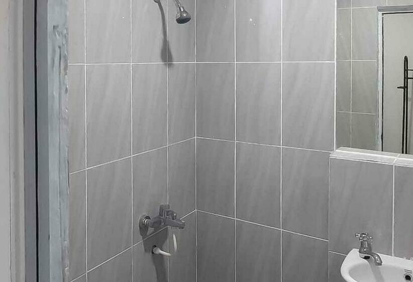 Номер Стандарт, Reddoorz Near Alun Alun Kota Serang