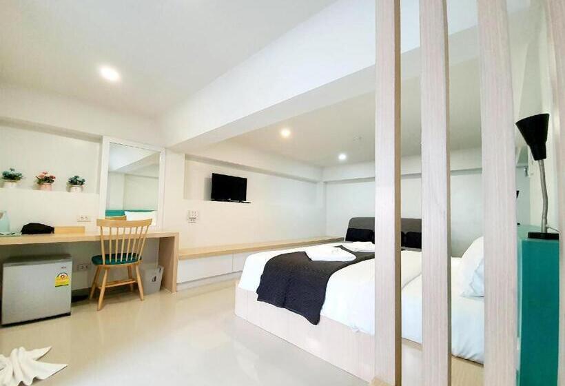 디럭스 룸 킹사이즈 침대, Tiny Krabi