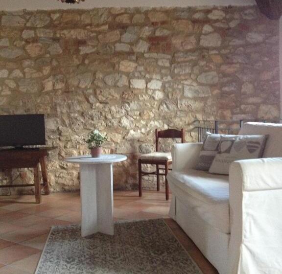 דירת חדר, Podere La Castellina