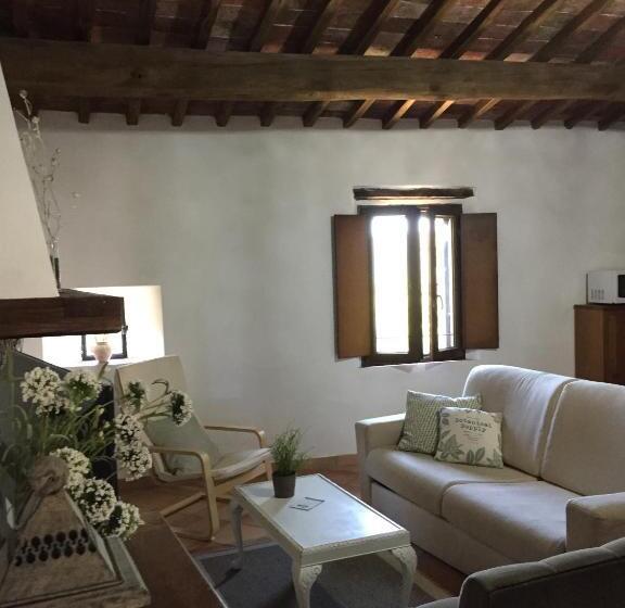 带2个卧室的公寓, Podere La Castellina