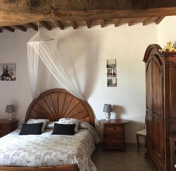 דירת חדר בקומת קרקע, Podere La Castellina