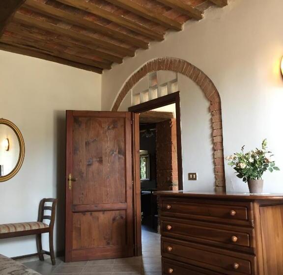 דירת חדר בקומת קרקע, Podere La Castellina