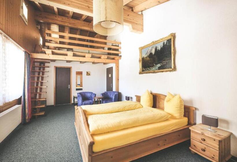 غرفة قياسية رباعية, Alpina