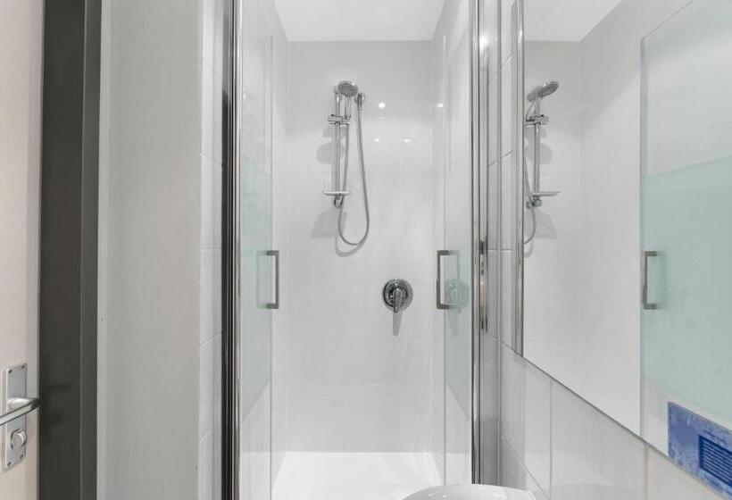 اتاق استاندارد با بالکن, Comenius