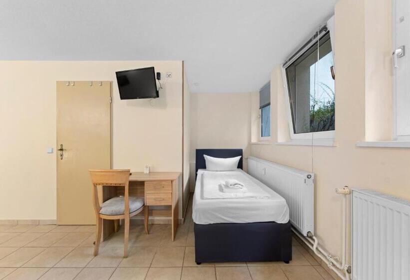 اتاق سوپریور خانوادگی, Comenius