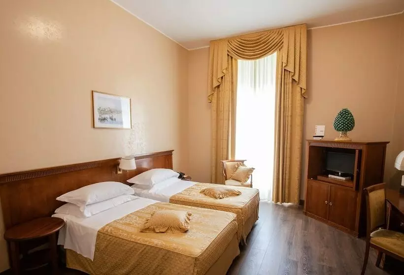 اتاق استاندارد یک نفره, Excelsior Palace