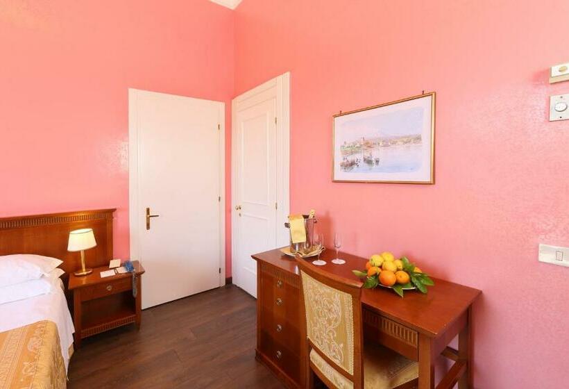 غرفة سوبيريور, Excelsior Palace