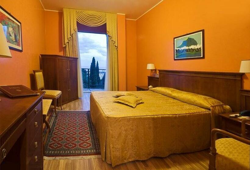 غرفة ديلوكس مطلّة علي البحر, Excelsior Palace