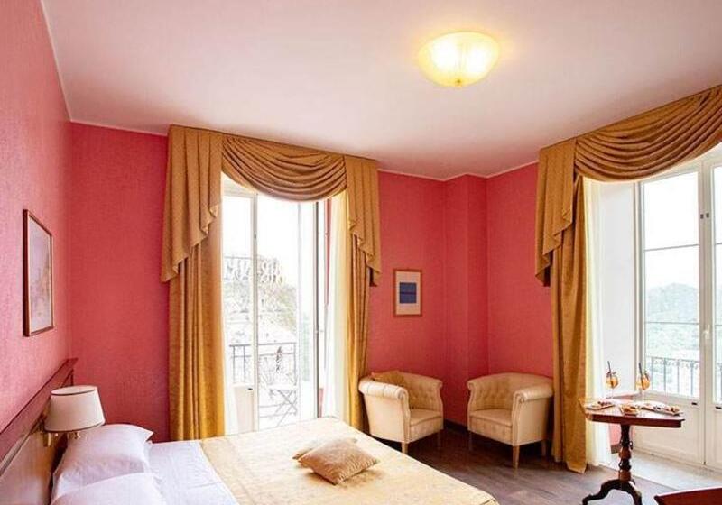 غرفة ديلوكس مطلّة علي البحر, Excelsior Palace