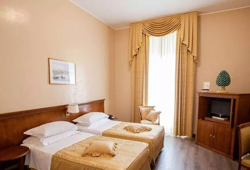 اتاق استاندارد یک نفره, Excelsior Palace